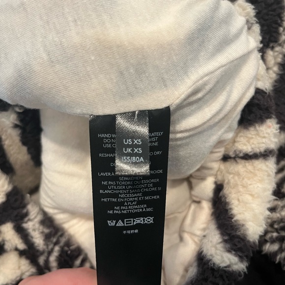 Urban Outfitters Black and White Teddy Jacket - Picture 10 of 16